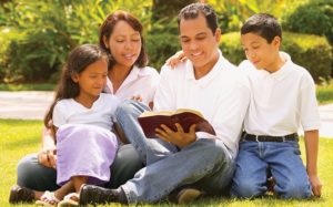 sg5-q6-family-bible-reading-1
