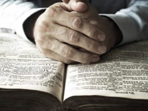 praying-hands-bible
